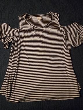 Ava & Viv Black & White Striped Open Shoulder Tee